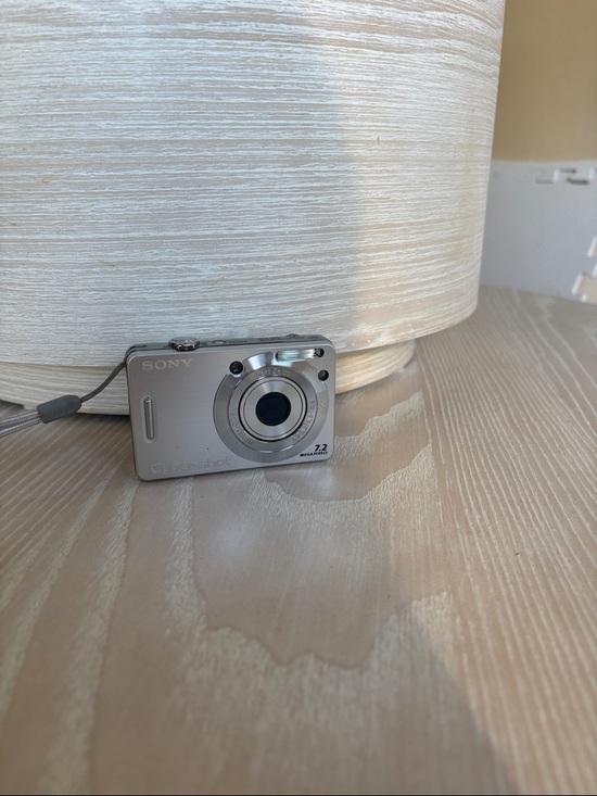 Sony Other - Sony Compact Point-and-Shoot Camera in Silver